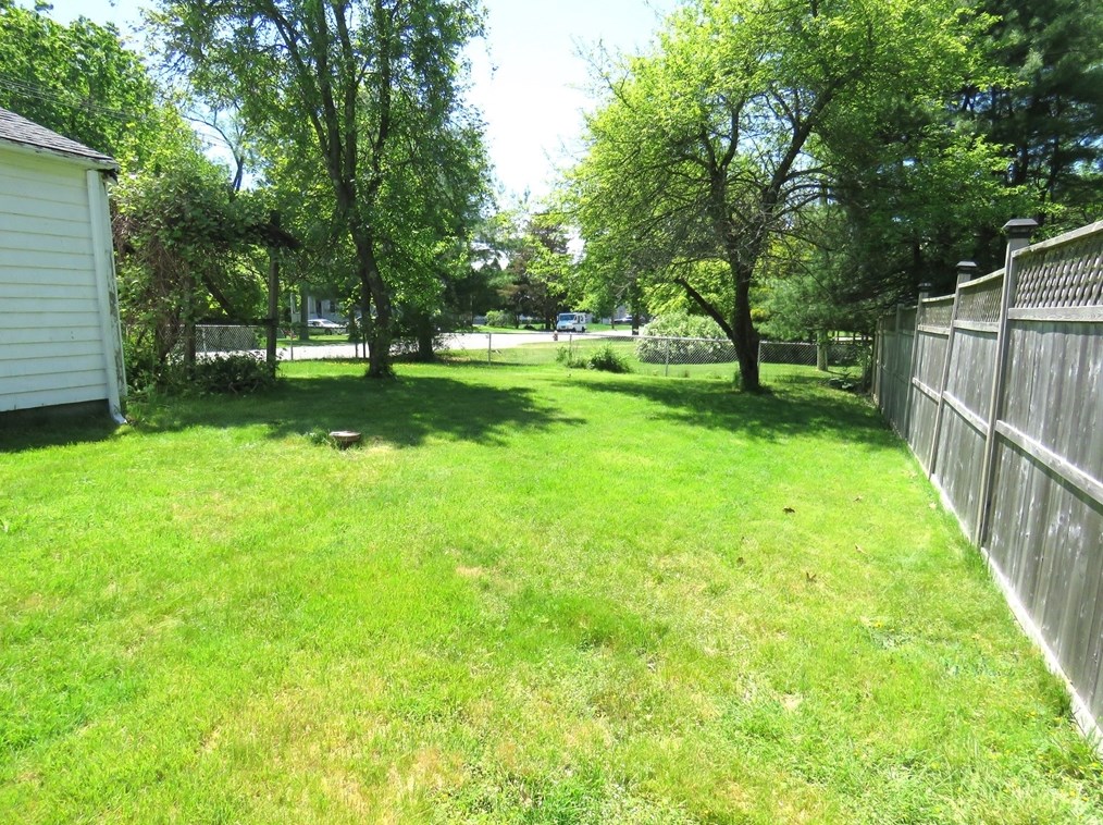 484 Temple St, Whitman MA  02382-1078 exterior