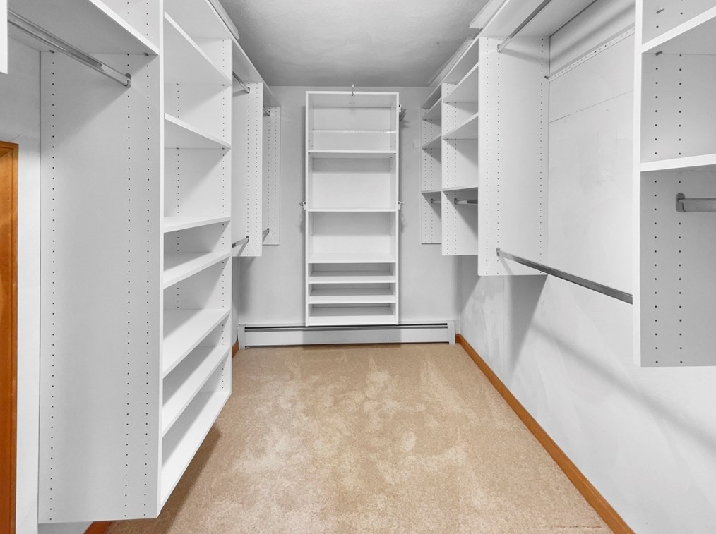 7 Windemere Dr, Acton MA 01720-2024 exterior