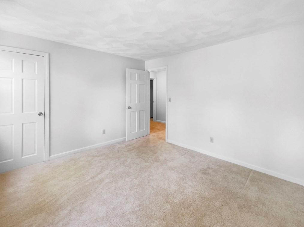 7 Windemere Dr, Acton MA 01720-2024 exterior