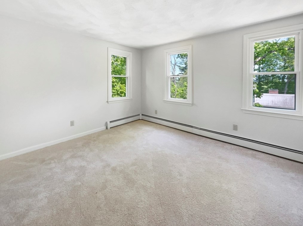 7 Windemere Dr, Acton MA 01720-2024 exterior