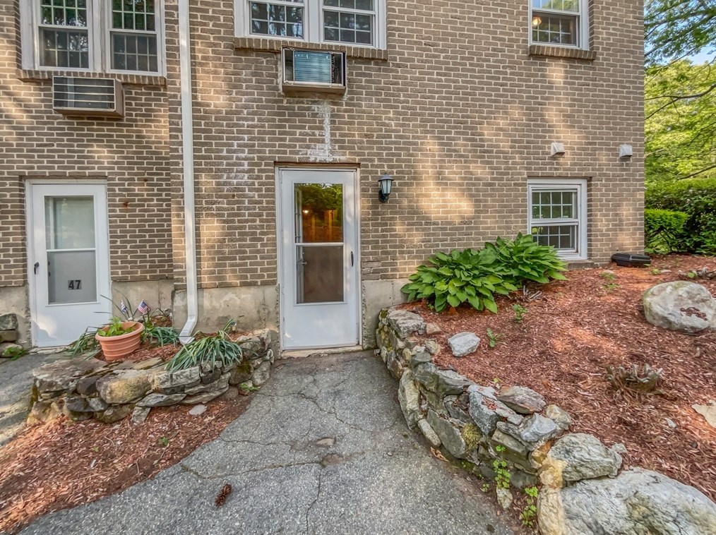 15 Cannongate Rd, Tyngsborough MA  01879-1428 exterior