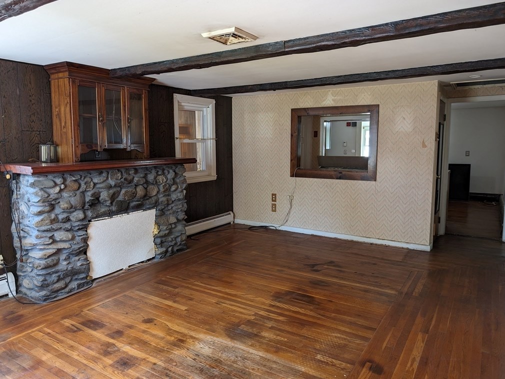 97 Hebron Ave, Seekonk MA 02771-2101 exterior