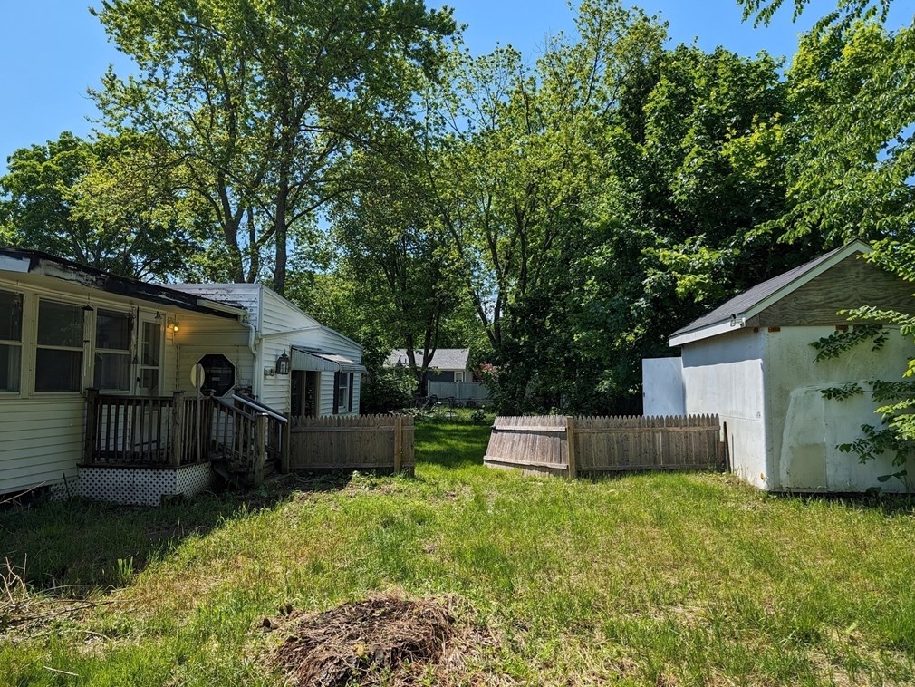 97 Hebron Ave, Seekonk MA 02771-2101 exterior