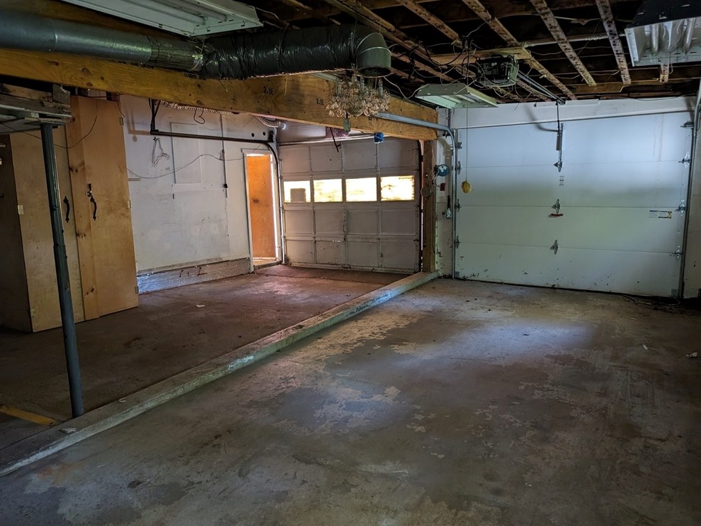 97 Hebron Ave, Seekonk MA 02771-2101 exterior