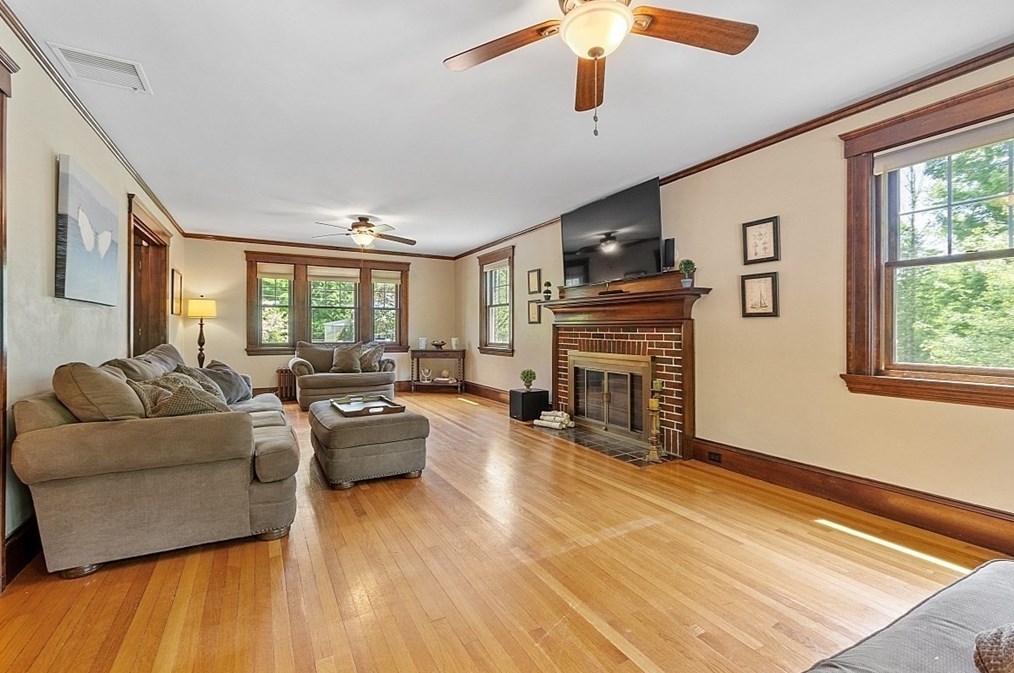 661 Grove St, Worcester MA 01605-2600 exterior