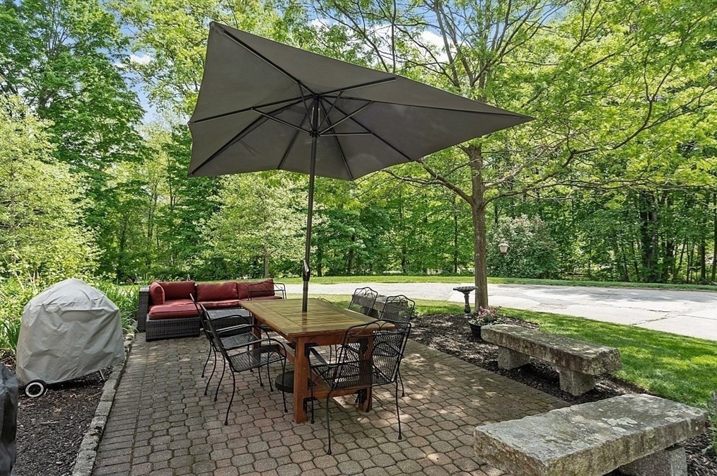 661 Grove St, Worcester MA 01605-2600 exterior