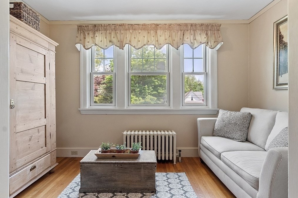 661 Grove St, Worcester MA 01605-2600 exterior