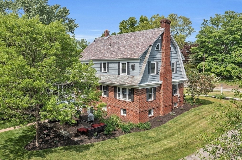 661 Grove St, Worcester MA 01605-2600 exterior