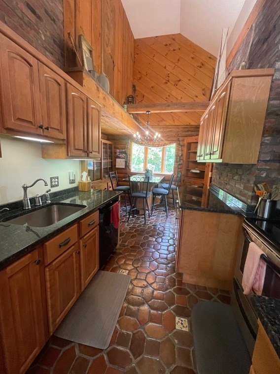 11 Samuel Dr, Royalston MA 01331-9477 exterior