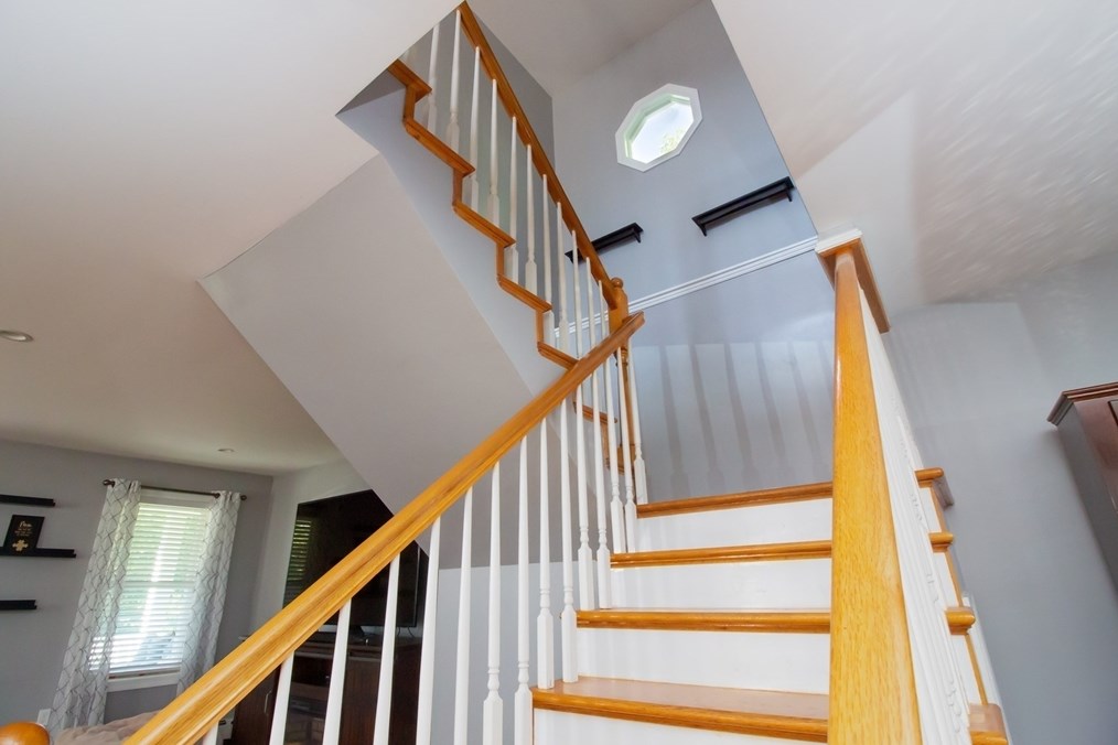 361 Huttleston Ave, Fairhaven MA 02719-3115 exterior