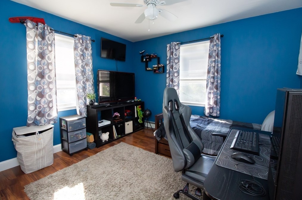 361 Huttleston Ave, Fairhaven MA 02719-3115 exterior