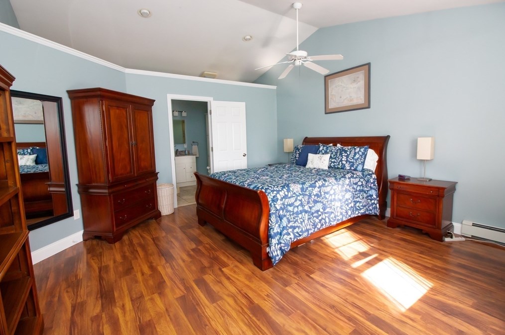 361 Huttleston Ave, Fairhaven MA 02719-3115 exterior