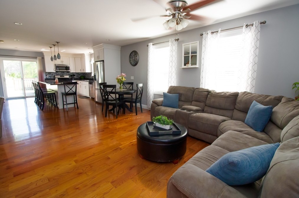 361 Huttleston Ave, Fairhaven MA 02719-3115 exterior