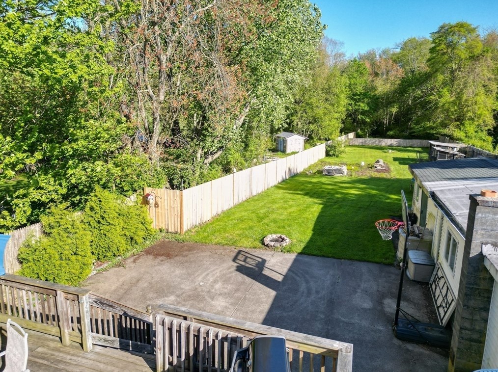 361 Huttleston Ave, Fairhaven MA 02719-3115 exterior