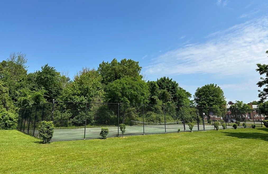 23 Bayberry Dr, Sharon MA 02067-1332 exterior