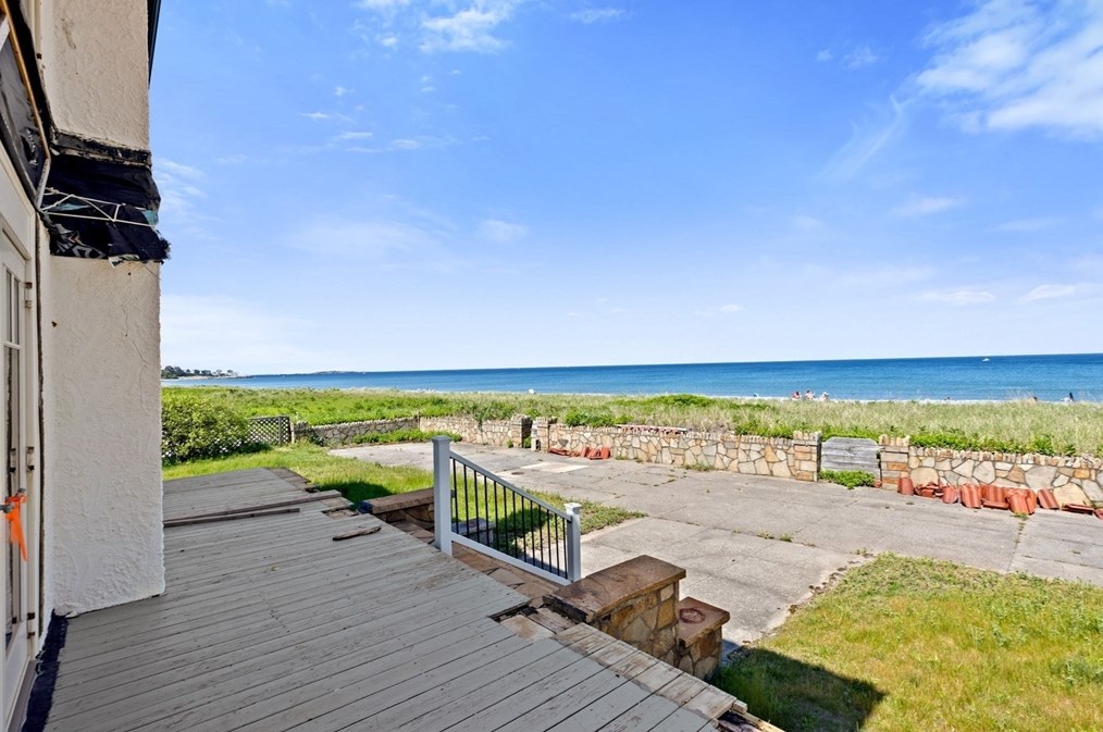 267 Bch Ave, Hull MA 02045-2701 exterior