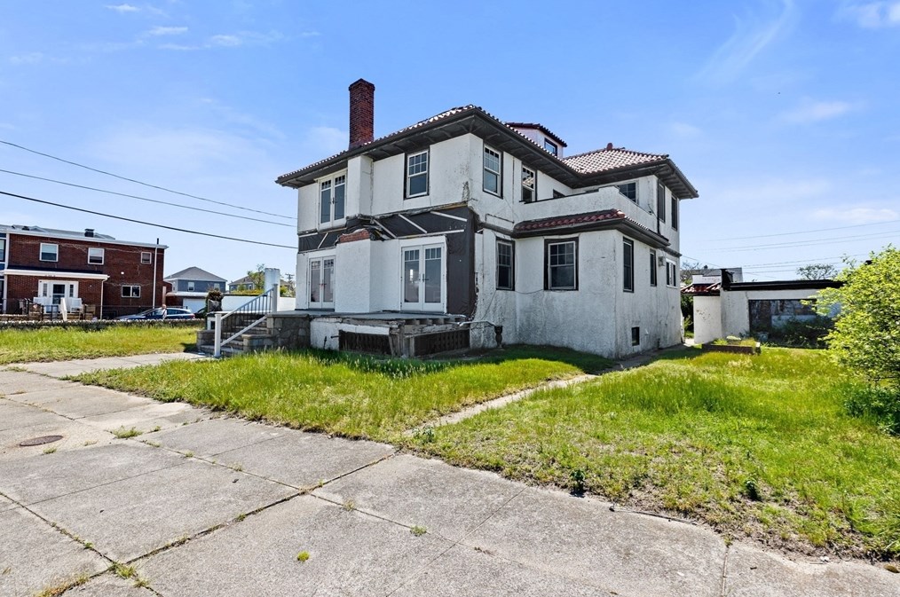 267 Bch Ave, Hull MA 02045-2701 exterior