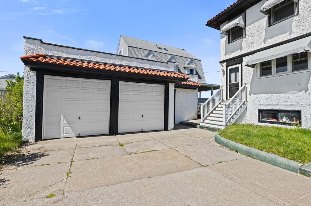 267 Bch Ave, Hull MA 02045-2701 exterior