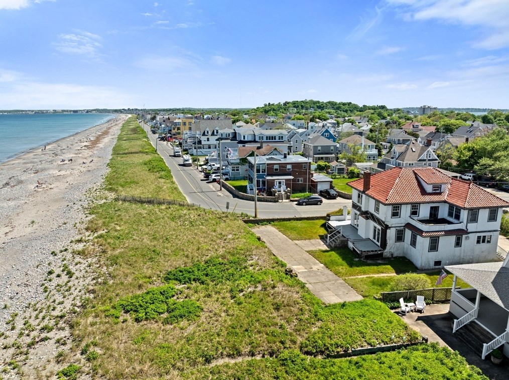 267 Bch Ave, Hull MA 02045-2701 exterior