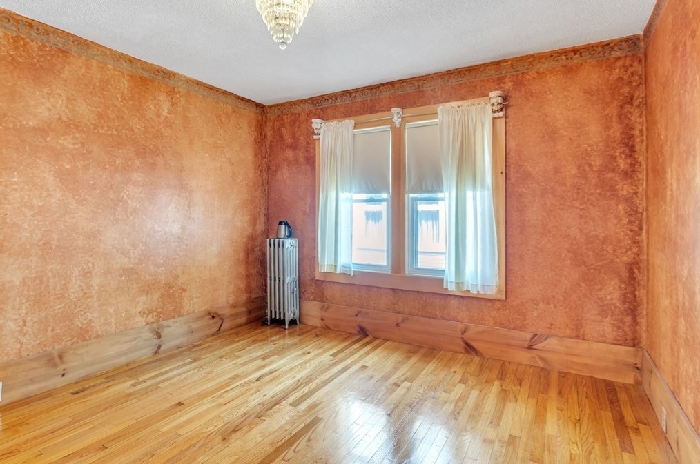 64 Stewart St, Chicopee MA 01020-1050 exterior