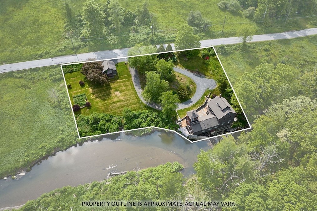 576 Shelburne Fls Rd, Conway MA 01341-9701 exterior