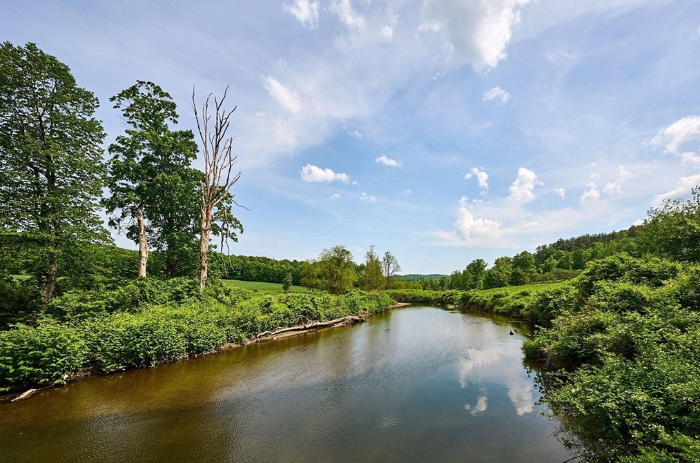 576 Shelburne Fls Rd, Conway MA 01341-9701 exterior