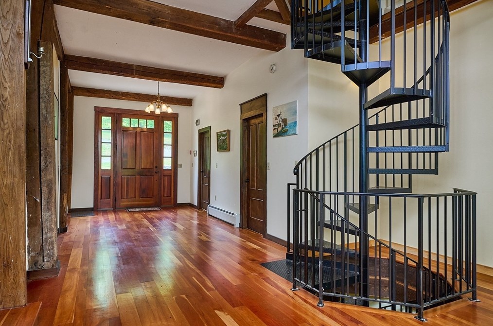 576 Shelburne Fls Rd, Conway MA 01341-9701 exterior