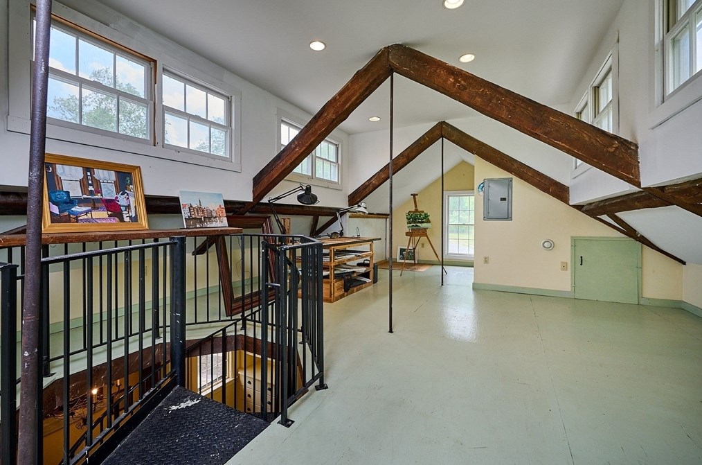 576 Shelburne Fls Rd, Conway MA 01341-9701 exterior