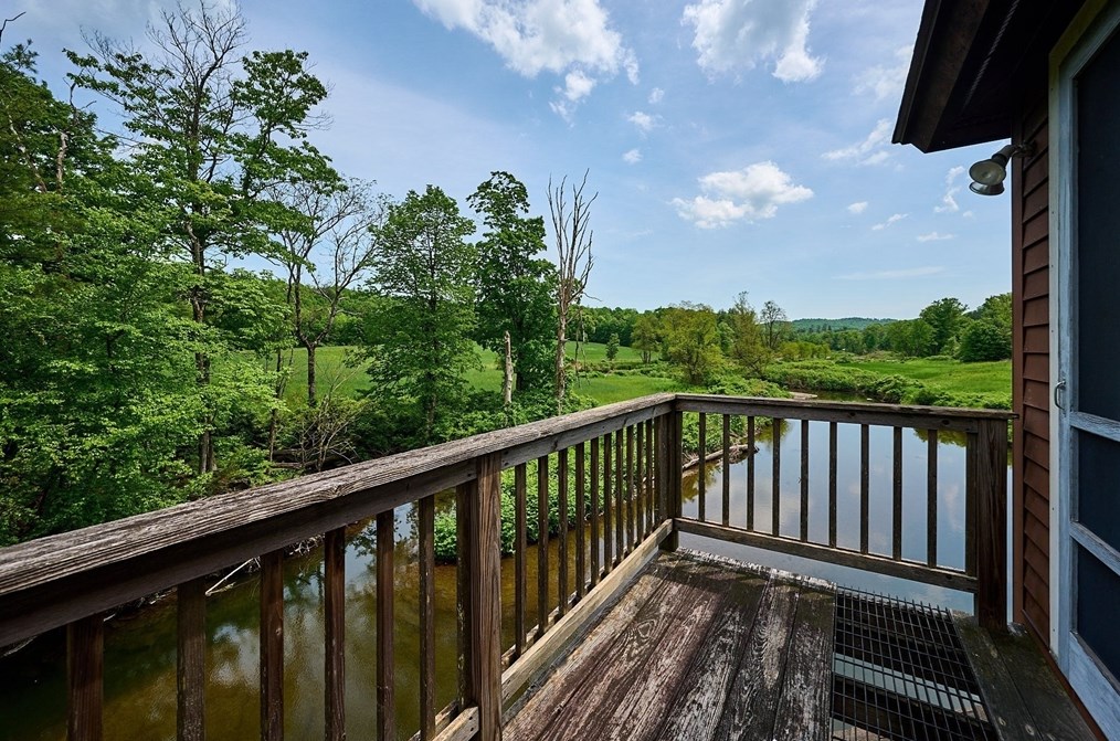 576 Shelburne Fls Rd, Conway MA 01341-9701 exterior