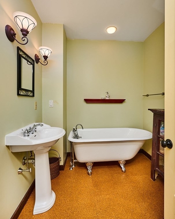 576 Shelburne Fls Rd, Conway MA 01341-9701 exterior