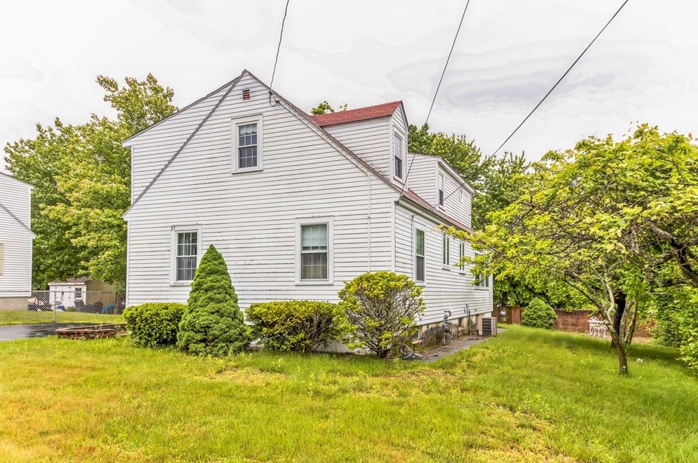 37 Bowdoin St, Lawrence MA 01843-2109 exterior