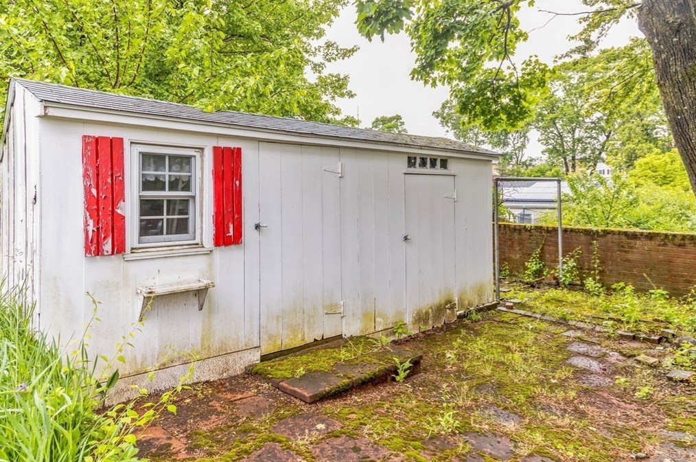 37 Bowdoin St, Lawrence MA 01843-2109 exterior