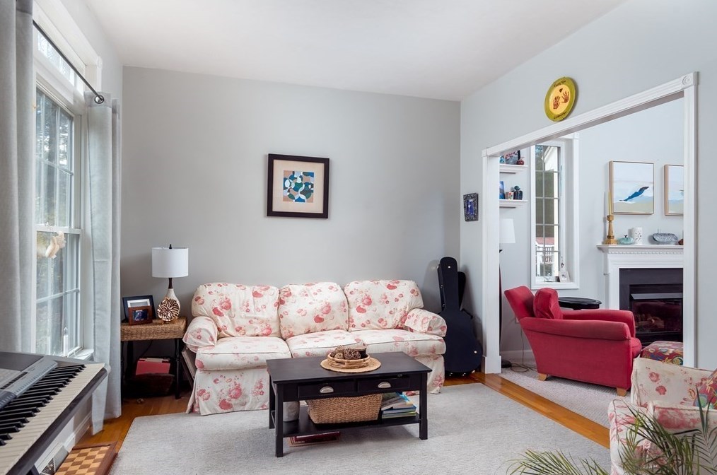 91 Elmshade Dr, Uxbridge MA 01569-1693 exterior