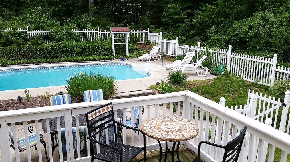 91 Elmshade Dr, Uxbridge MA 01569-1693 exterior