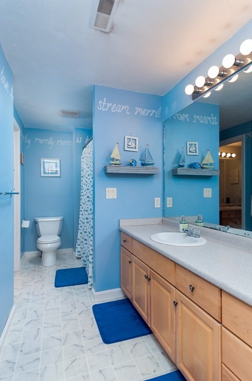 91 Elmshade Dr, Uxbridge MA 01569-1693 exterior