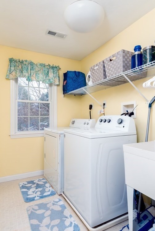 91 Elmshade Dr, Uxbridge MA 01569-1693 exterior