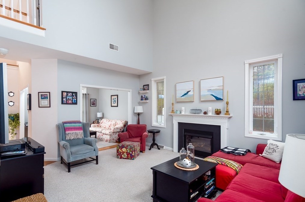 91 Elmshade Dr, Uxbridge MA 01569-1693 exterior