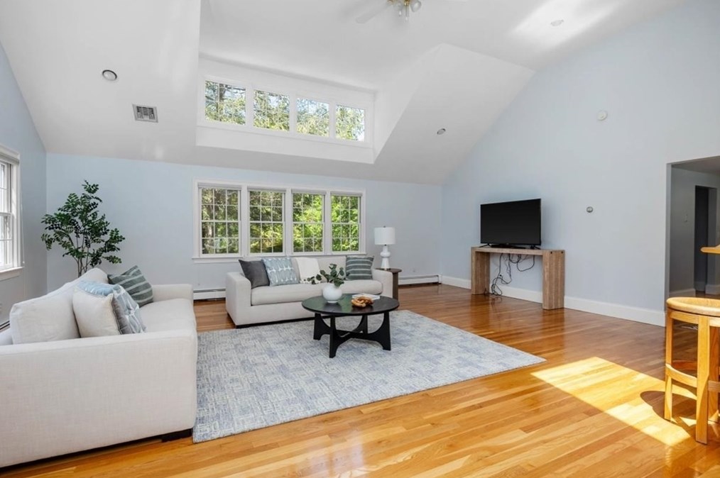 17 Squirrel Hl Ln, Hingham MA exterior