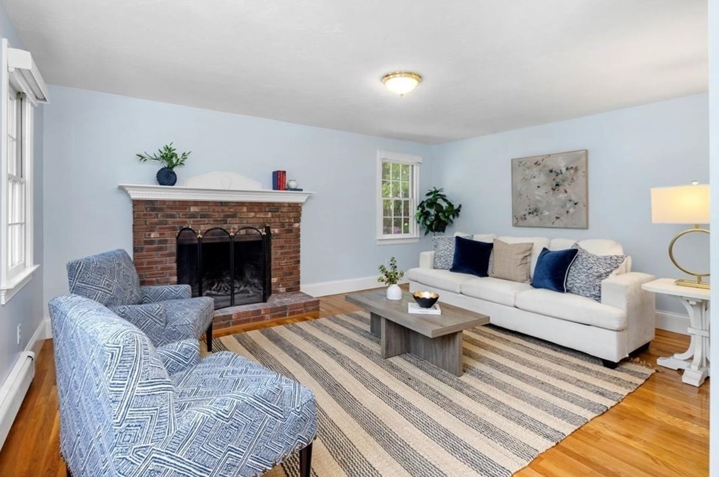 17 Squirrel Hl Ln, Hingham MA exterior