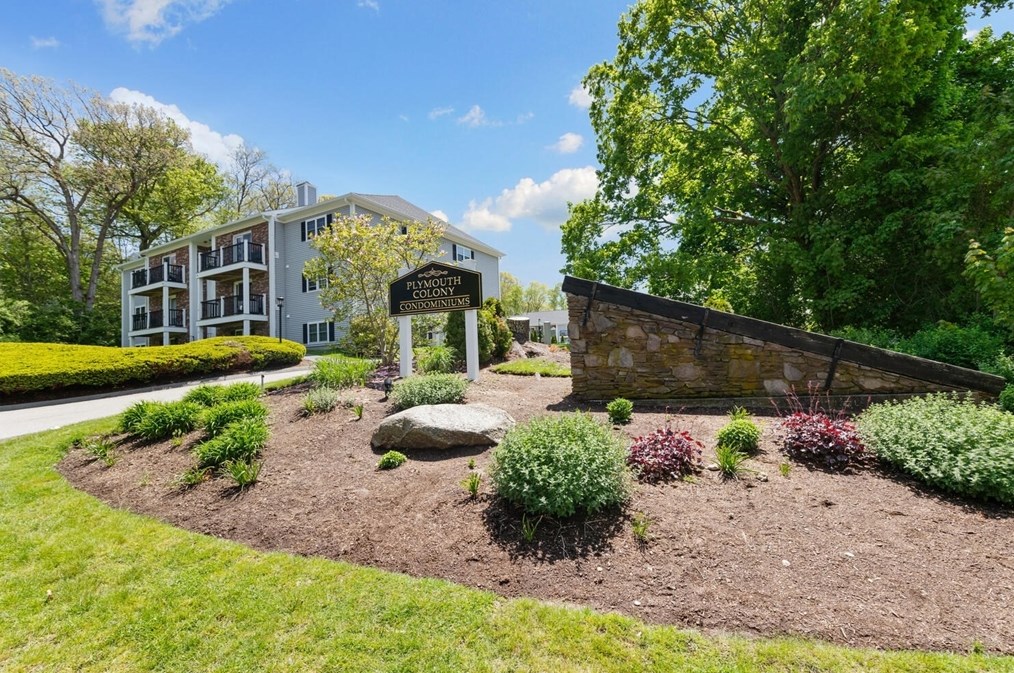 9 Chapel Hill Dr, Plymouth MA  02360-6028 exterior