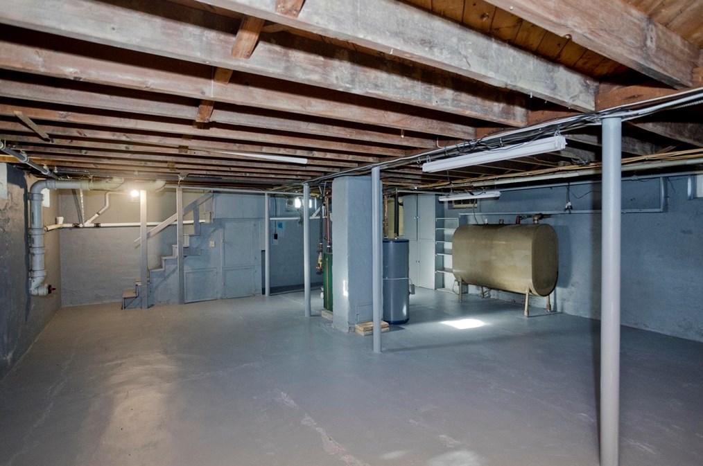 1350 Wilbraham Rd, Springfield MA  01119-2637 exterior