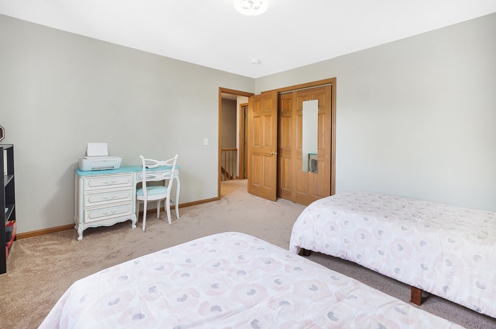 5 Flower St, Springfield MA  01118-2327 exterior