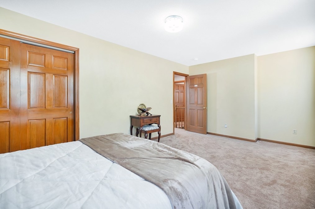 5 Flower St, Springfield MA  01118-2327 exterior