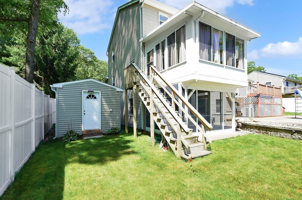 5 Flower St, Springfield MA  01118-2327 exterior