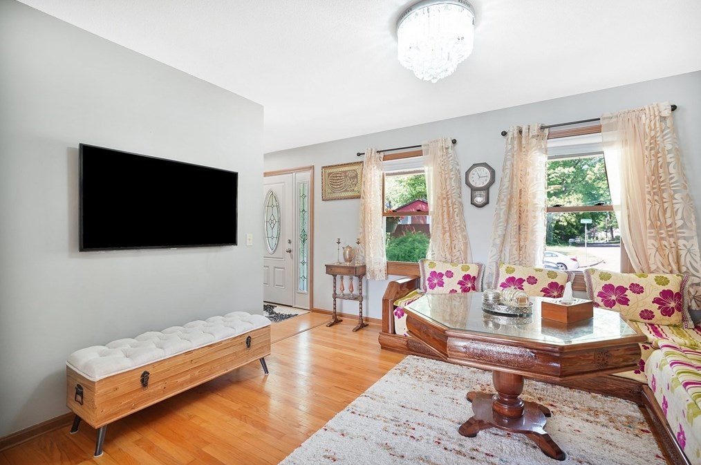 5 Flower St, Springfield MA  01118-2327 exterior