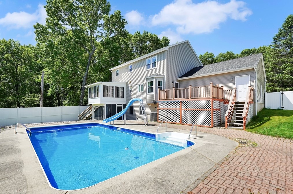 5 Flower St, Springfield MA  01118-2327 exterior