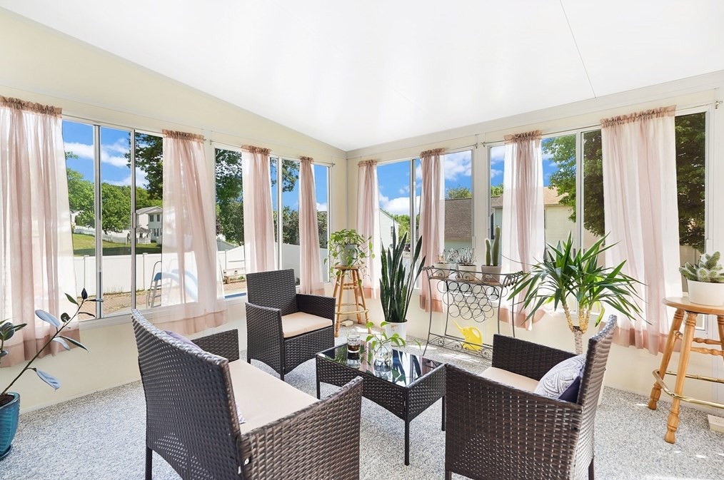 5 Flower St, Springfield MA  01118-2327 exterior