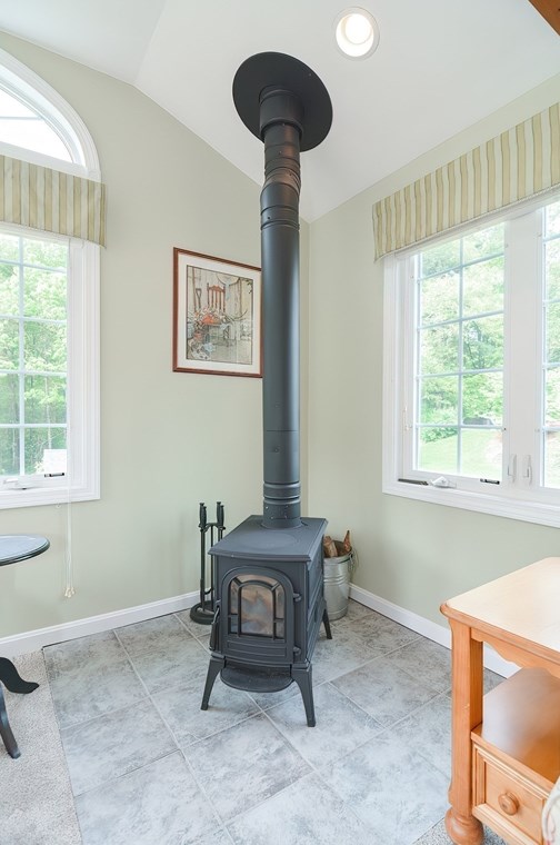 36 Lorraine Metcalf Rd, Franklin MA 02038-3234 exterior