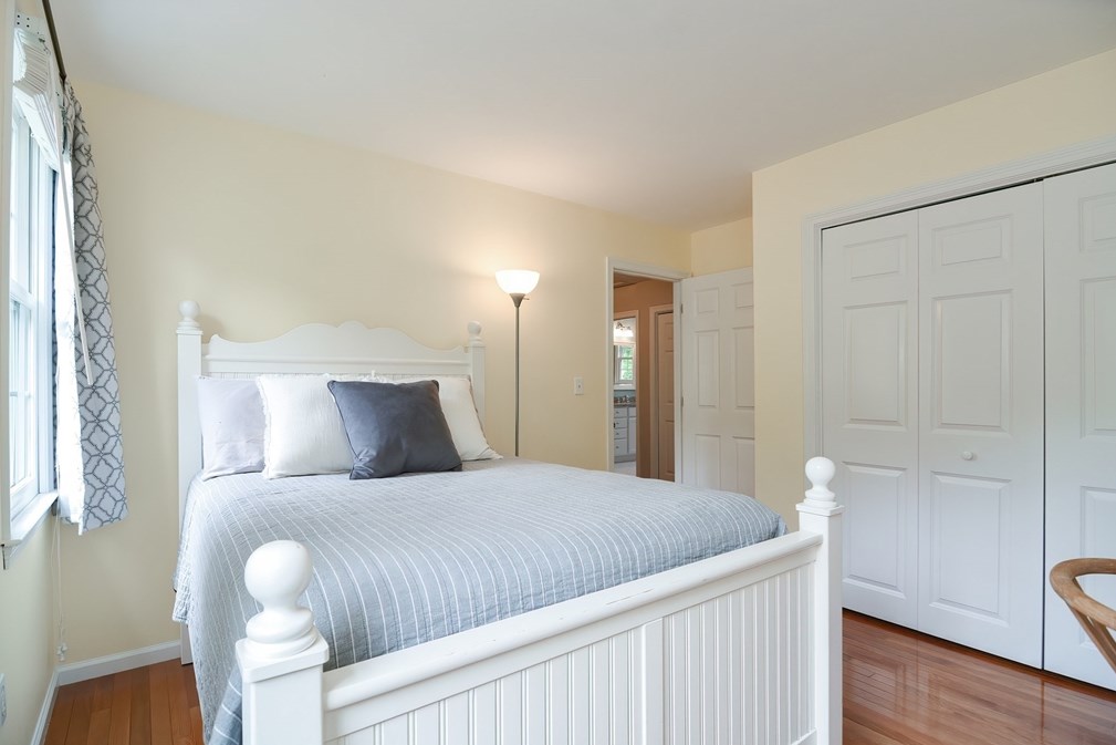 36 Lorraine Metcalf Rd, Franklin MA 02038-3234 exterior