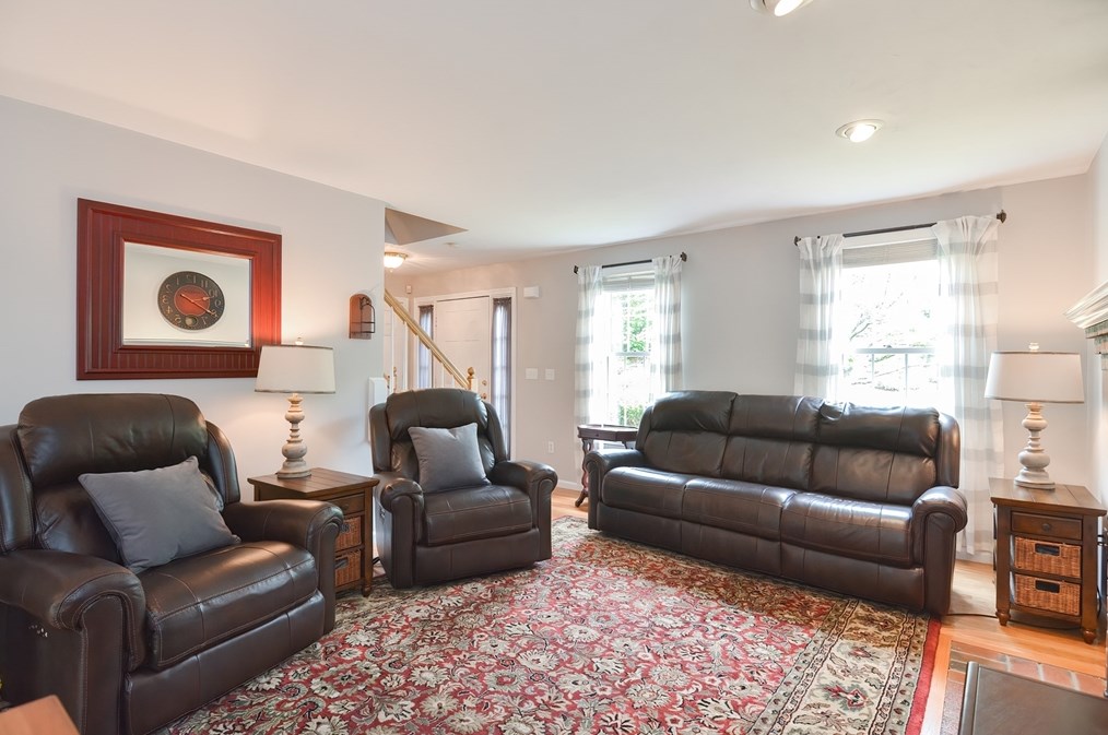 36 Lorraine Metcalf Rd, Franklin MA 02038-3234 exterior